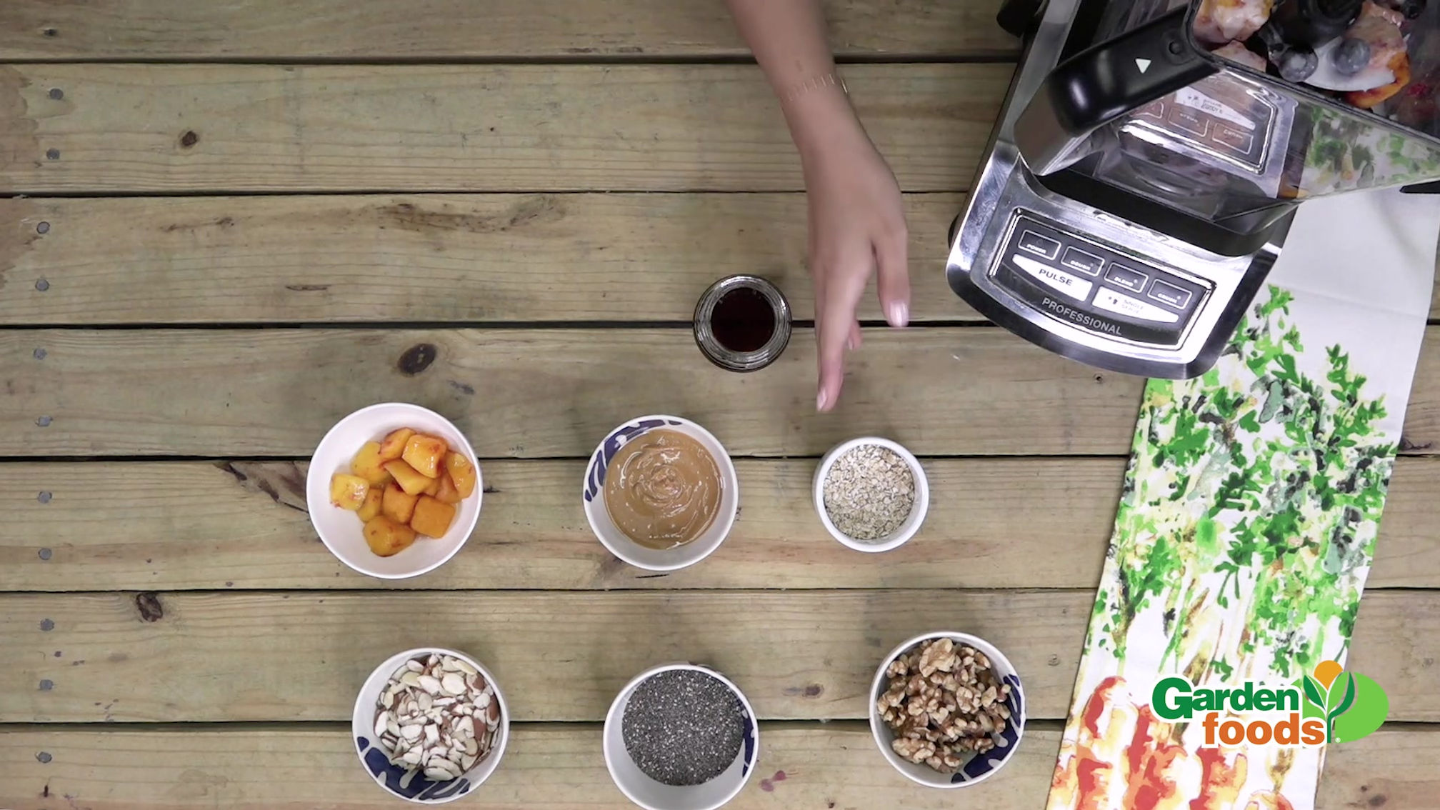 Mango Medley Smoothie Bowl Promo Video(Inglés)